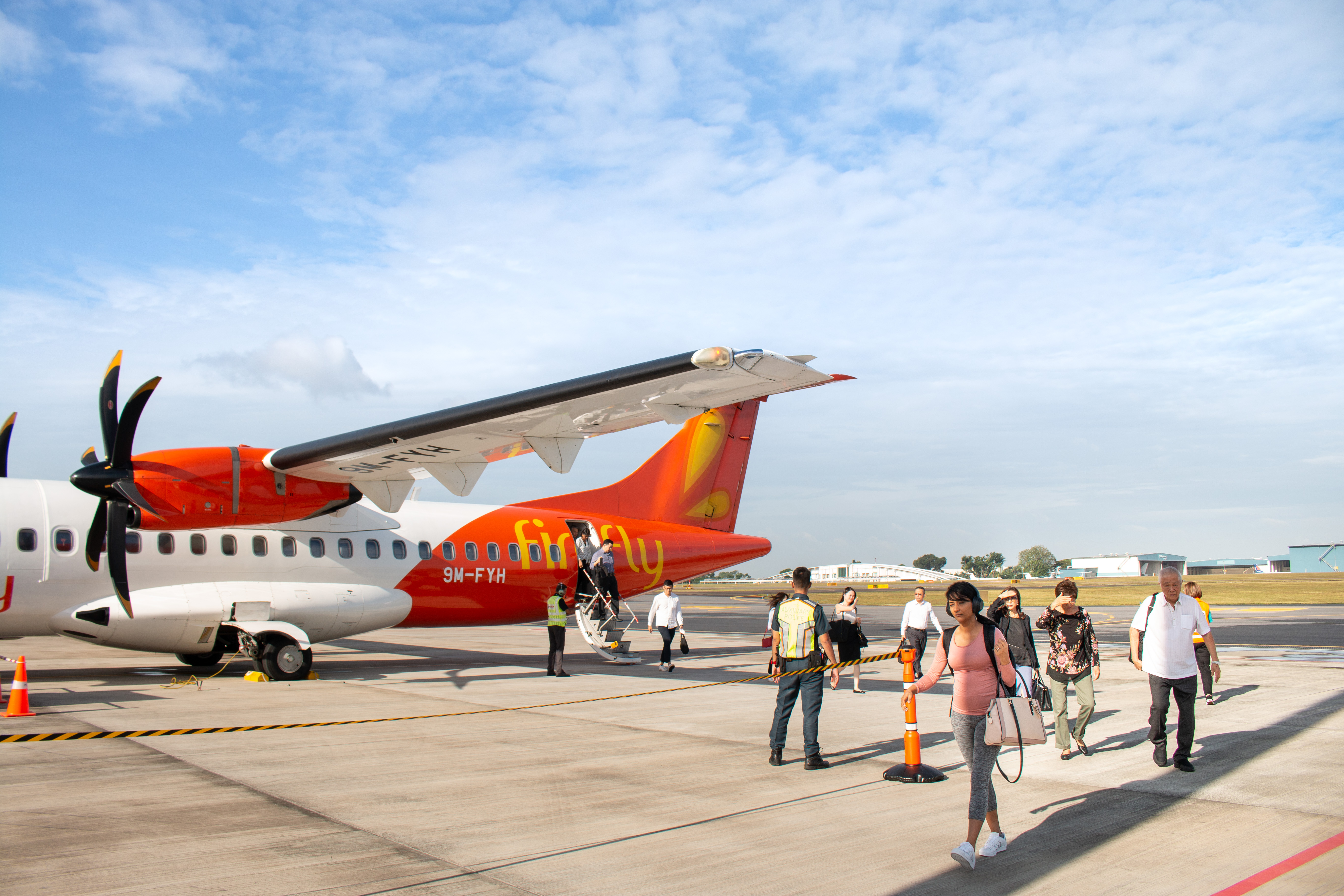 How a Firefly plane turns around in Seletar Airport